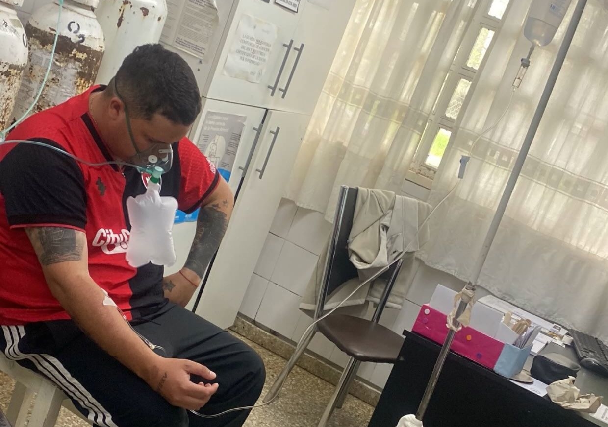 Es de Funes, padece una rara enfermedad y su familia organizó una rifa para poder costear sus medicamentos